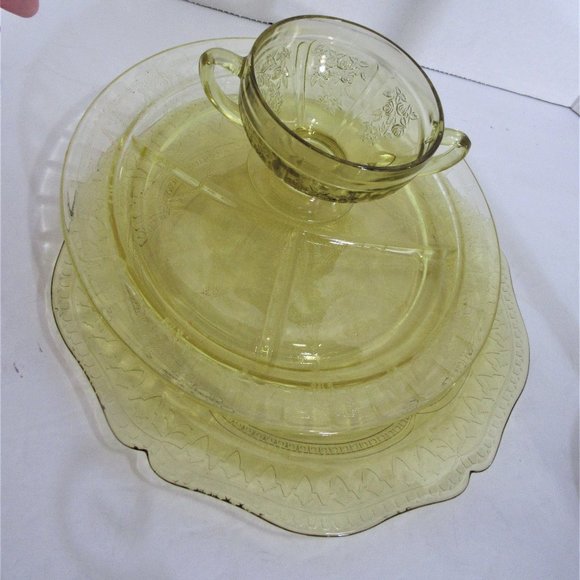 FEDERAL DEPRESSION GLASS 1 DIVIDED PLATE, 1 PLATE,  1 BOUILLON SOUP BOWL ANTIQUE - Picture 8 of 9